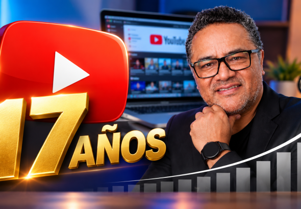 Jorge Abel García celebrando 17 años creando contenido en YouTube, junto al logotipo de YouTube y una gráfica de crecimiento.